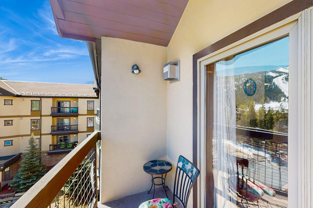 Chic mountain condo with ski area views, indoor pool & hot tub, shuttle to lifts