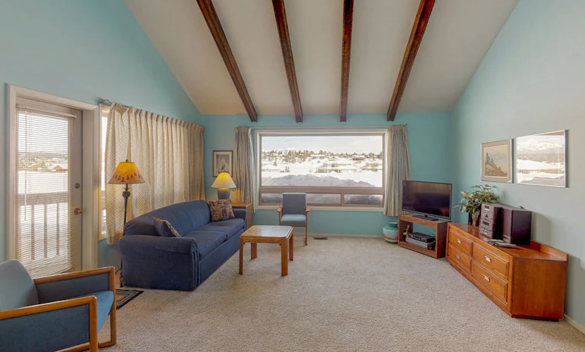 Dog-friendly condo w/deck near golf, lakes & Wolf Creek Ski and Hot Springs