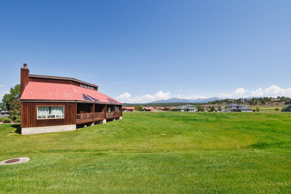 Dog-friendly condo w/deck near golf, lakes & Wolf Creek Ski and Hot Springs