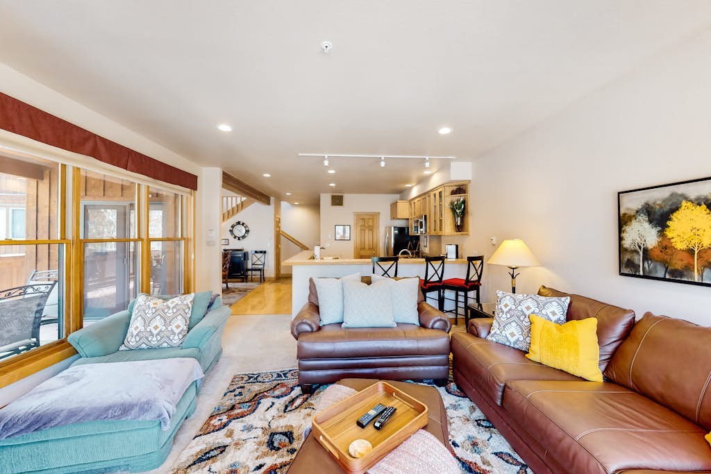 Condo on River Run W/ Private balcony/Short walk to lifts and Keystone Village