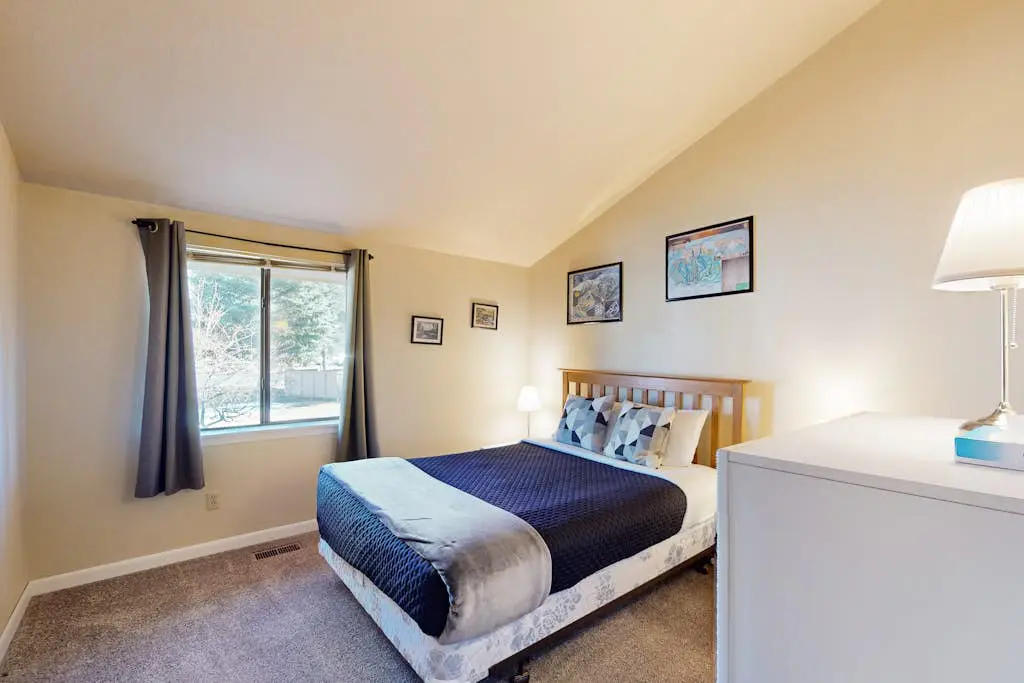 Pines 4058