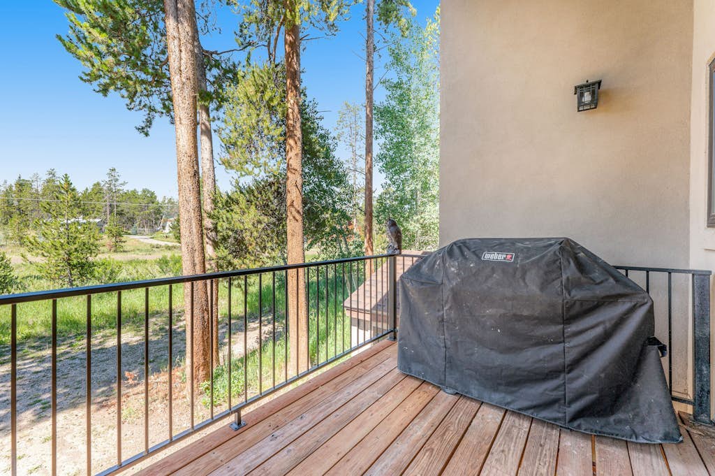 Two-story dog-friendly getaway with WiFi, wood-burning fireplace, & washer/dryer