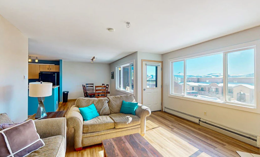 Stylish Condo Near Dillon Reservoir & Seven Ski Areas