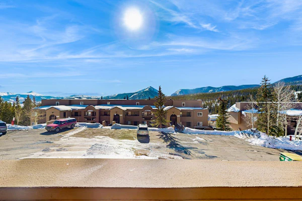 Stylish Condo Near Dillon Reservoir & Seven Ski Areas