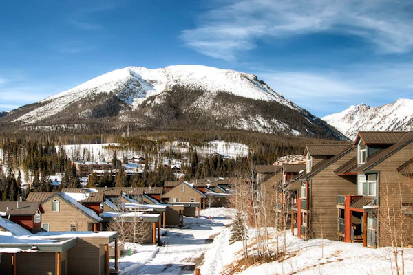 Stylish Condo Near Dillon Reservoir & Seven Ski Areas