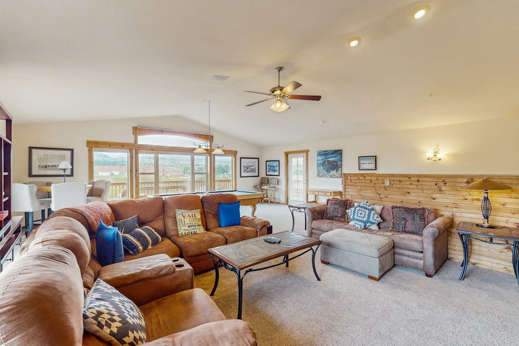 Lovely Home W/ Private Hot Tub, Mtn Views & Free WiFi - Close to Keystone Skiing