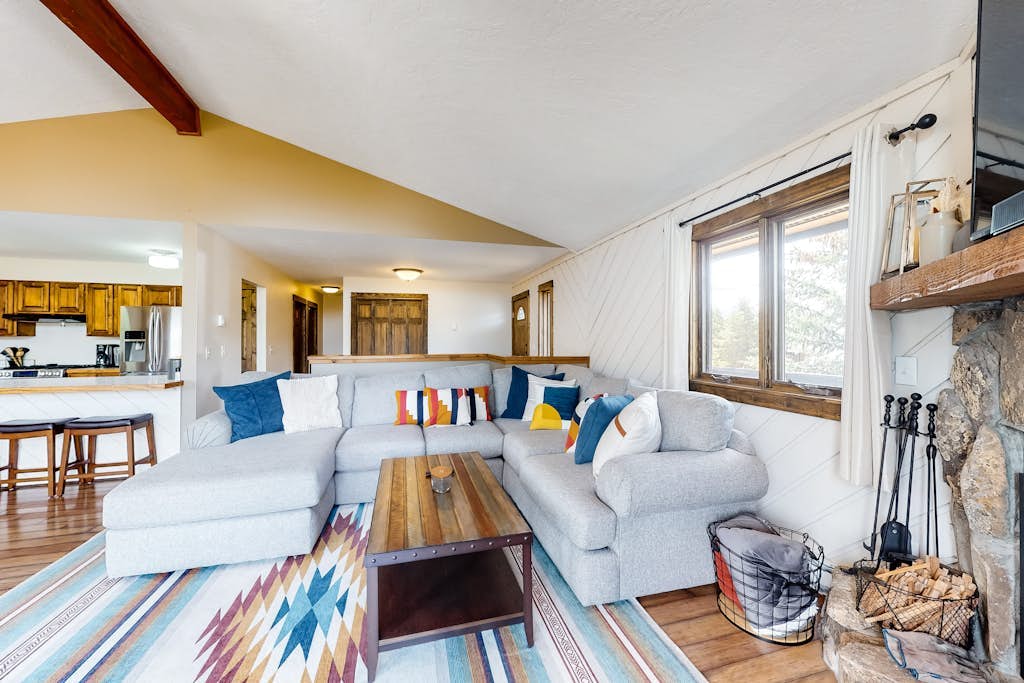 Mountain view home with deck, wood-burning fireplace, & WiFi - great location