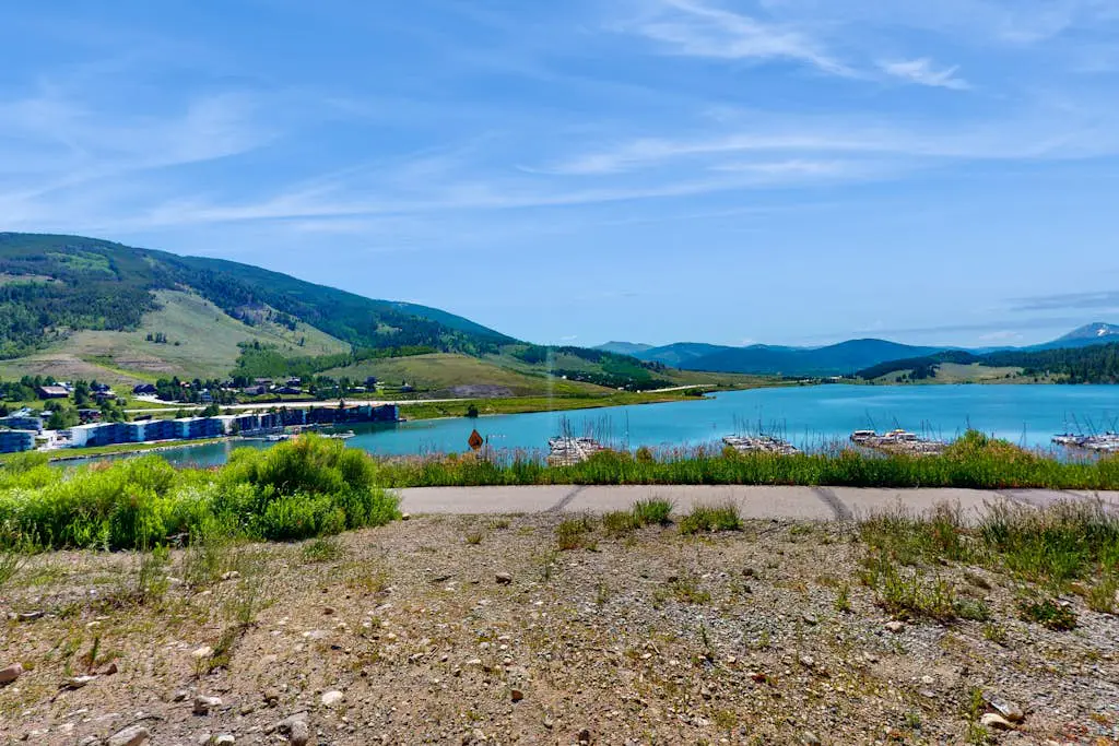 Mountain View Lakeside Retreat