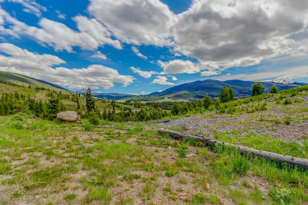 Mountain View Lakeside Retreat
