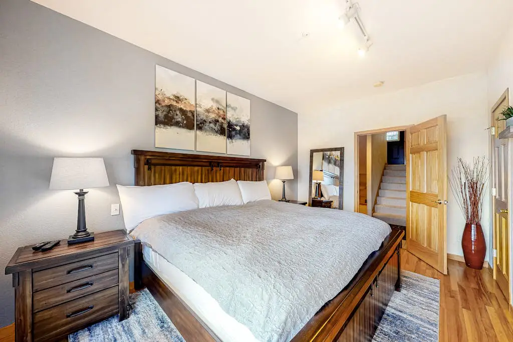 Prospector Village 105C
