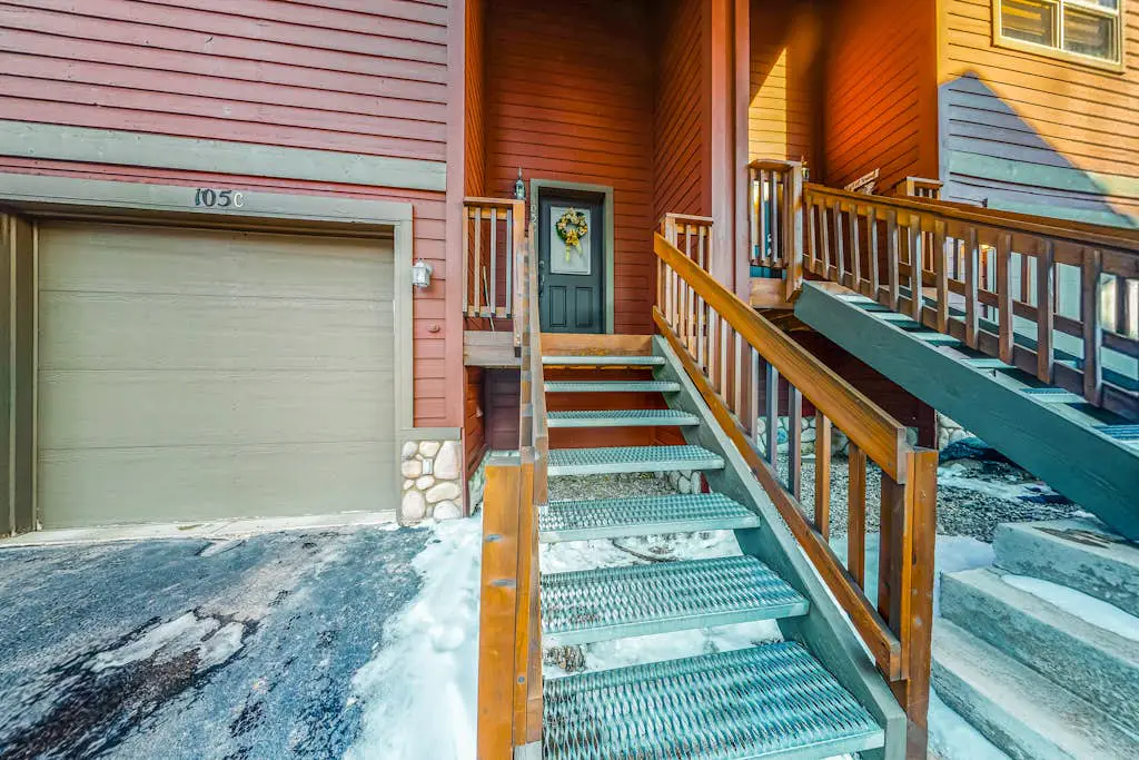 Prospector Village 105C