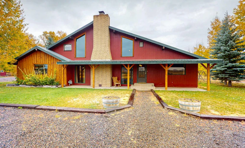 Mountain View Home & Apartment w/ fire pit, air hockey, foosball near Wolf Creek