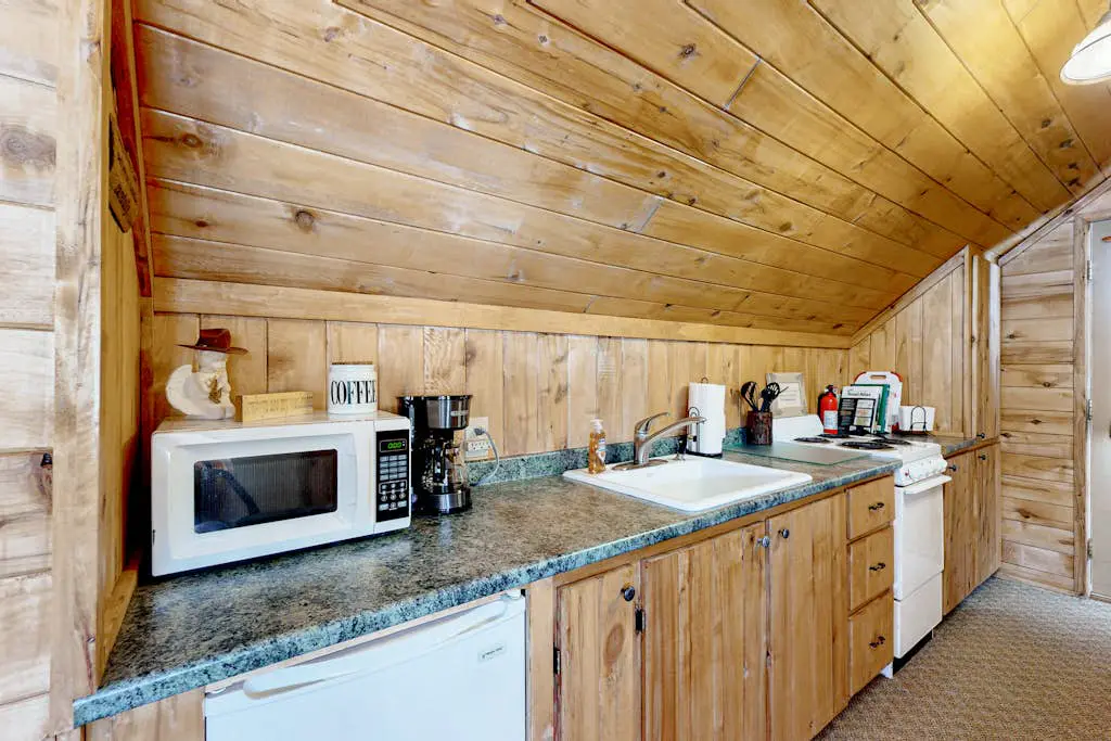 Cozy Mountain Studio w/ Fireplace + Private Balcony Views 🌲 | Near Wolf Creek