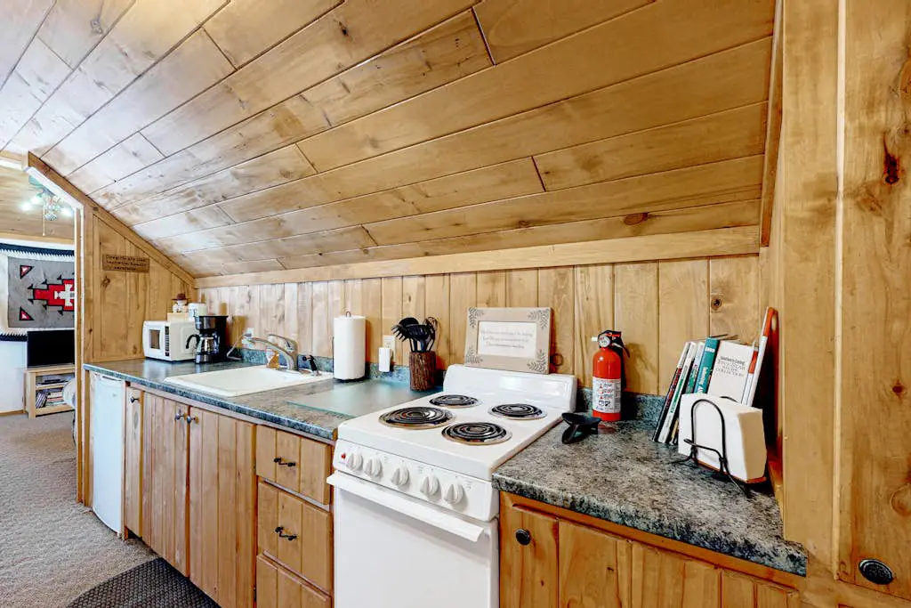 Cozy Mountain Studio w/ Fireplace + Private Balcony Views 🌲 | Near Wolf Creek