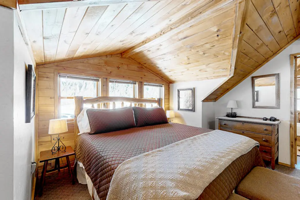 Cozy Mountain Studio w/ Fireplace + Private Balcony Views 🌲 | Near Wolf Creek
