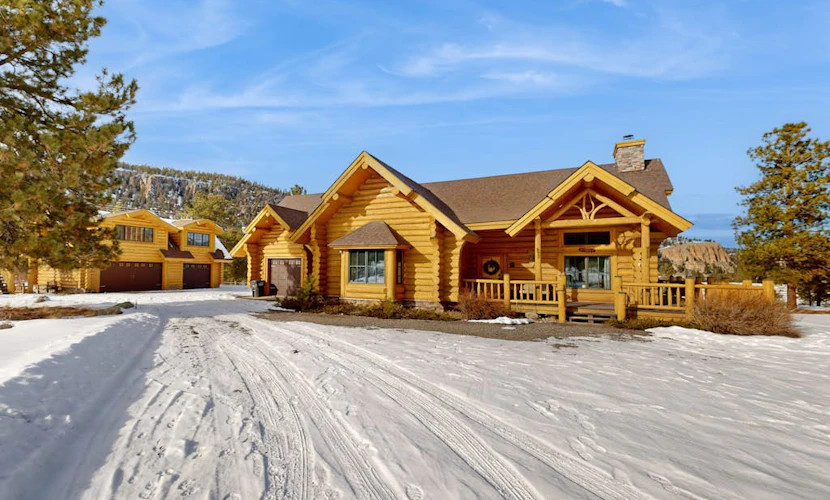 Charming cabin surrounded by trees with deck, grill, fireplace, games, & W/D