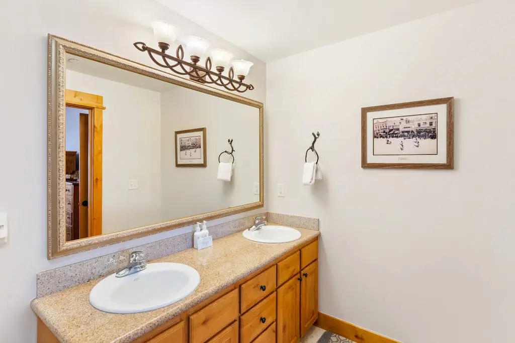Canyon Creek B305