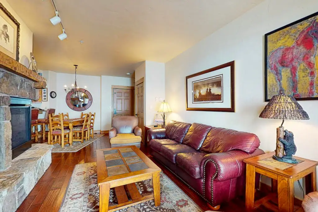 EagleRidge Lodge 200