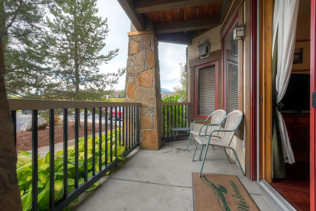 EagleRidge Lodge 200