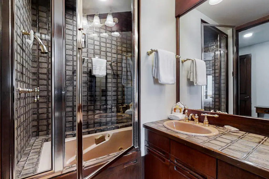 Meadows Penthouse A