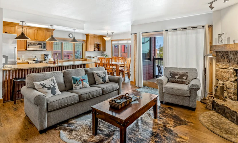Beautifully styled condo with hot tubs, pool & fitness center - near gondola