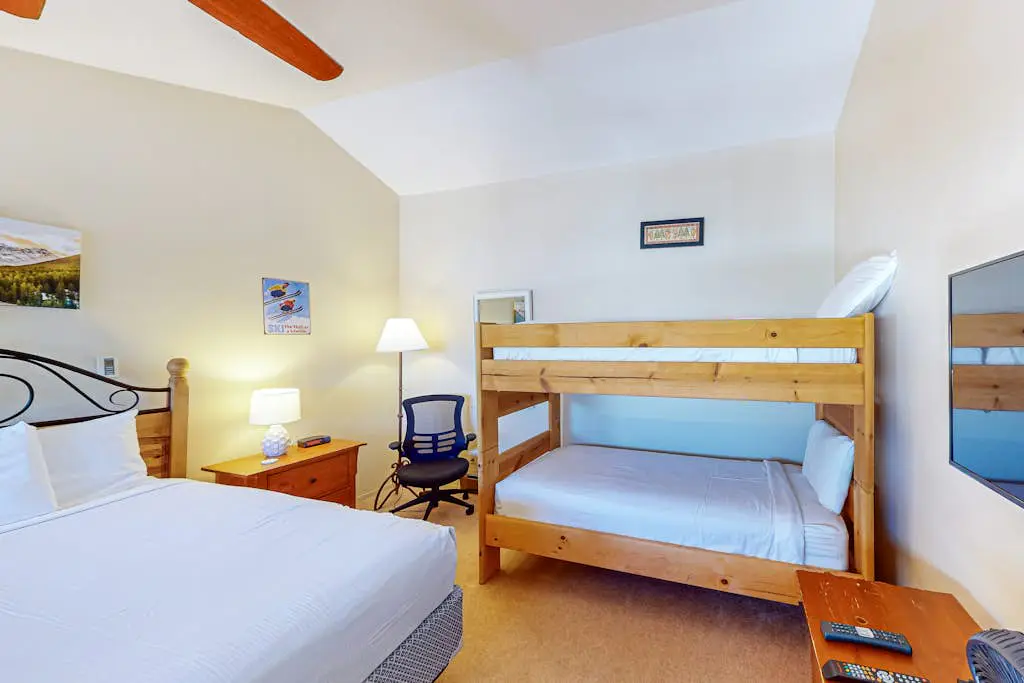 Ski Inn 333