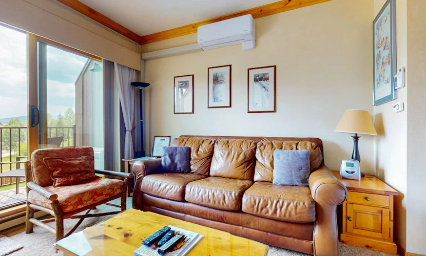 Lovely studio just steps from gondola w/ shared pool & hot tub & free WiFi