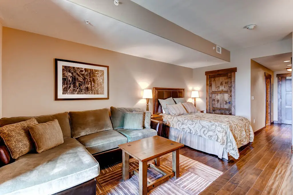 Trailhead Lodge 2113