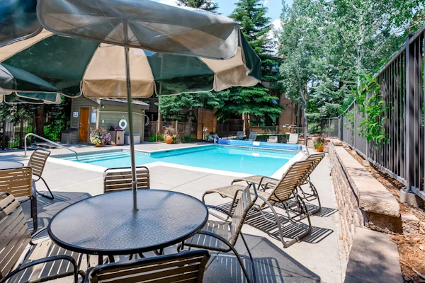 Amazing condo next to Steamboat skiing with hot tubs, pool & washer/dryer