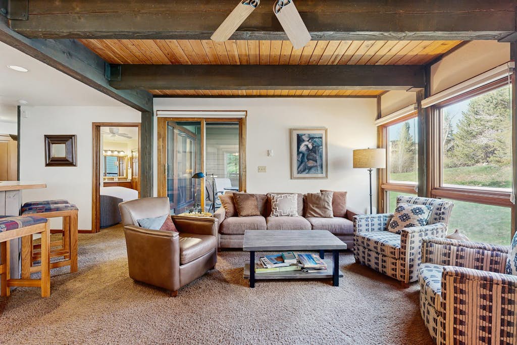 Lovely Steamboat condo near lift with hot tubs, pool & free shuttle