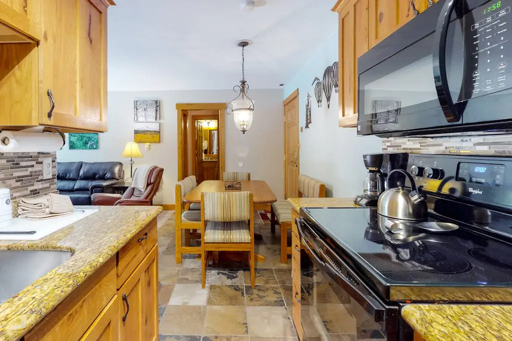 Ski Inn 336