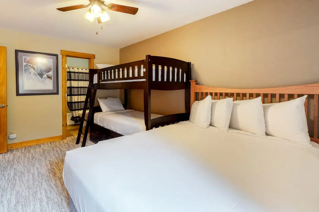 Ski Inn 336