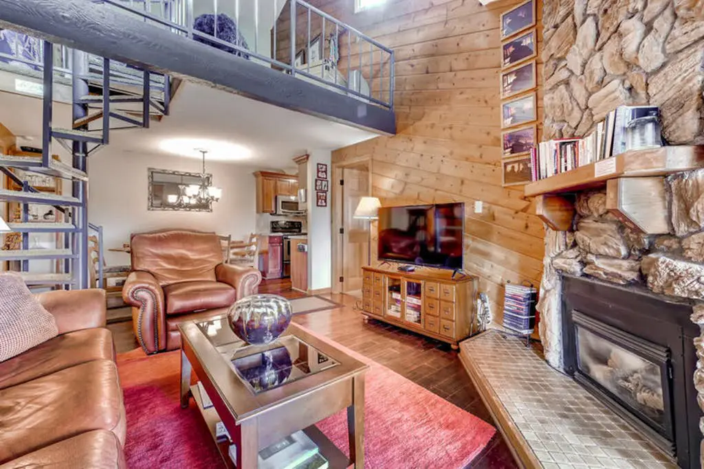 Ski Inn 233