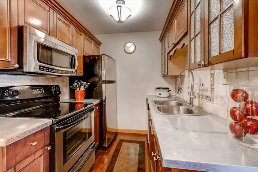 Ski Inn 233