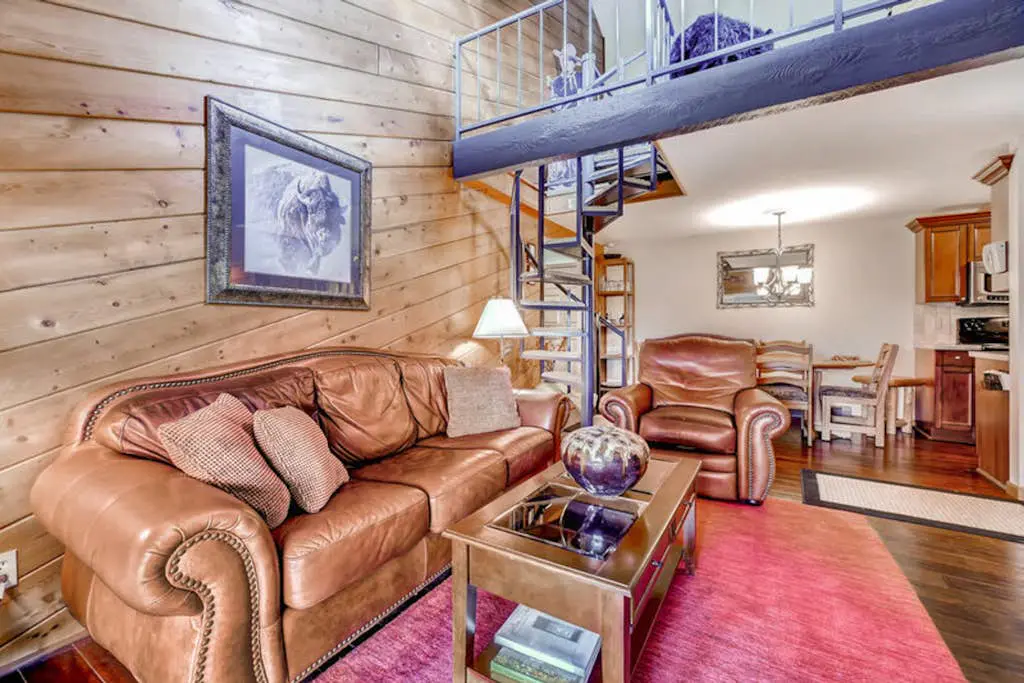 Ski Inn 233