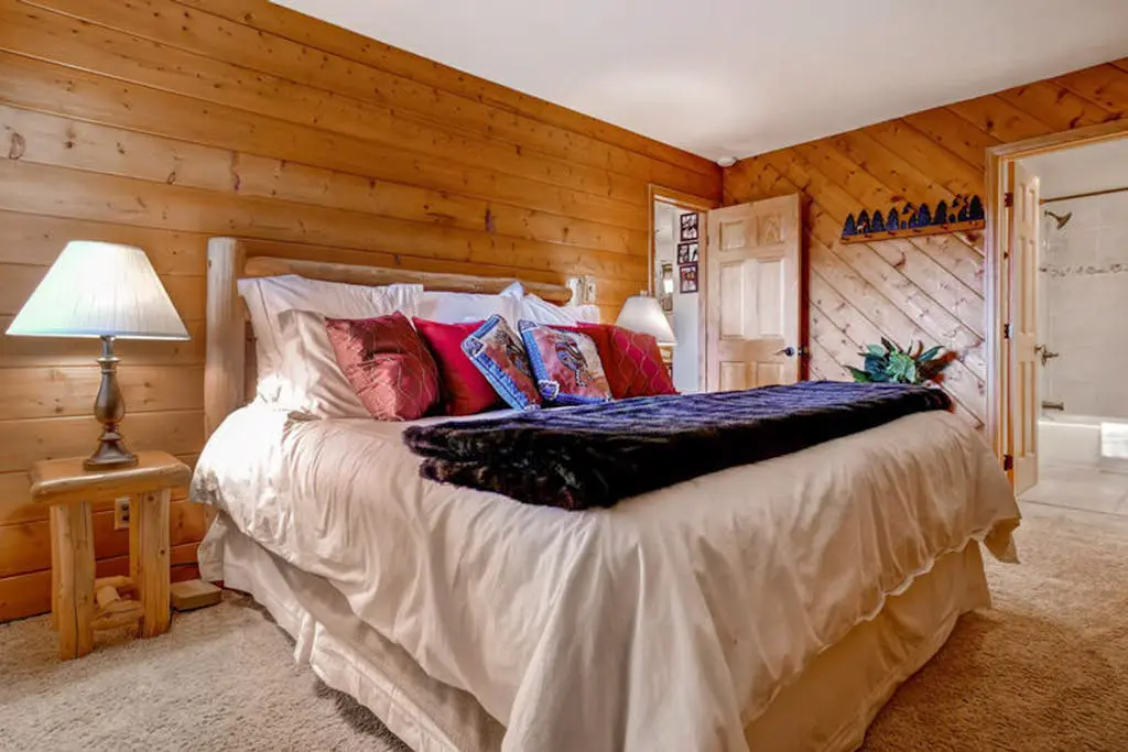 Ski Inn 233