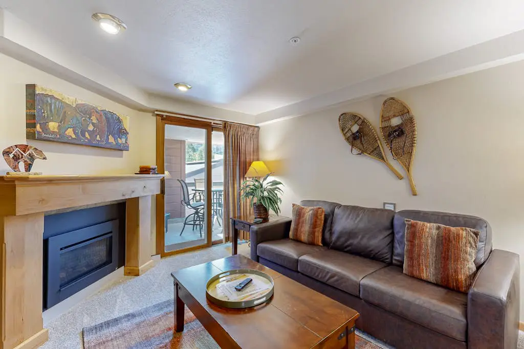 Torian Plum Plaza 206