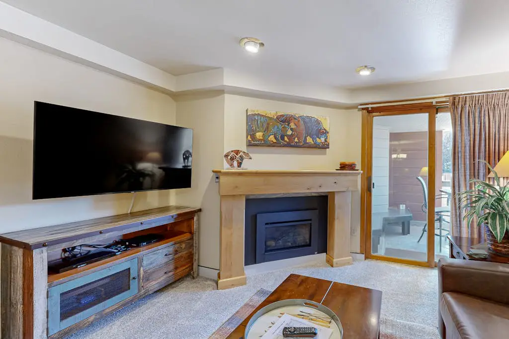 Torian Plum Plaza 206