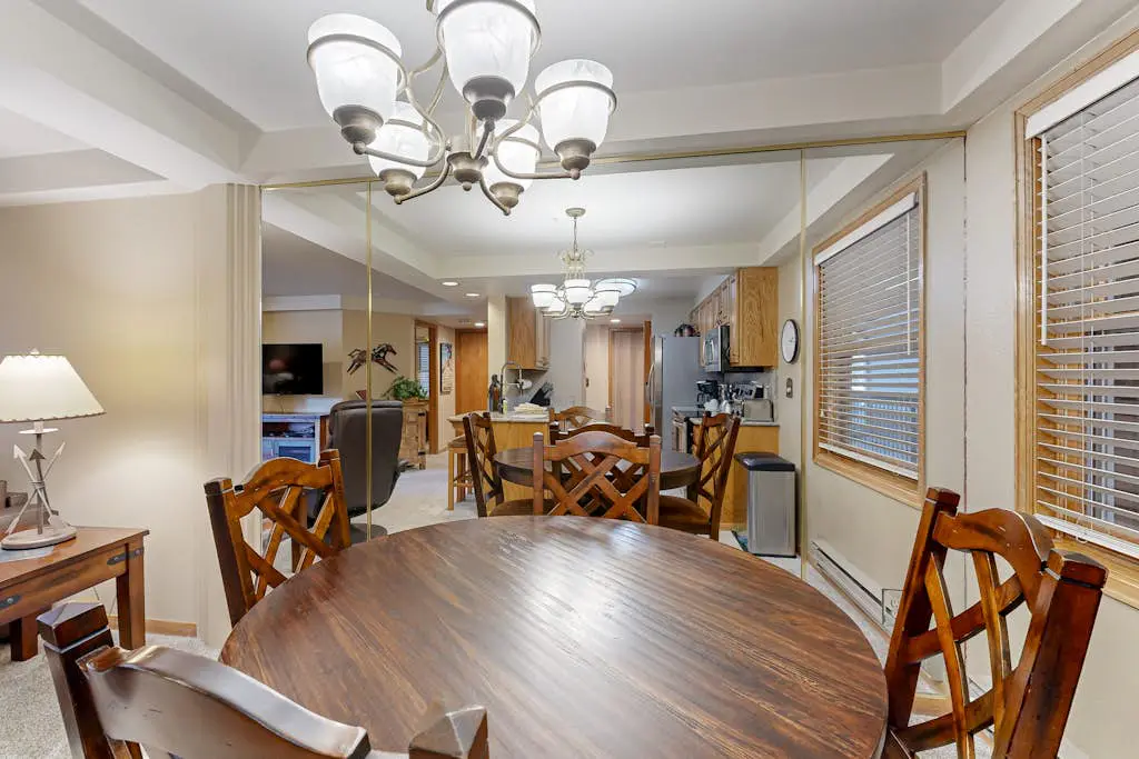 Torian Plum Plaza 206