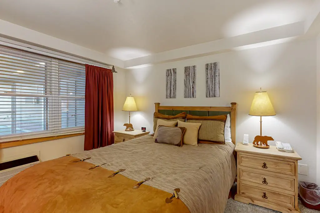 Torian Plum Plaza 206
