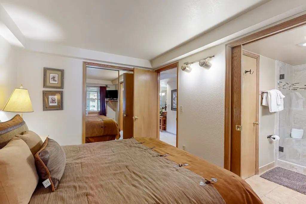 Torian Plum Plaza 206