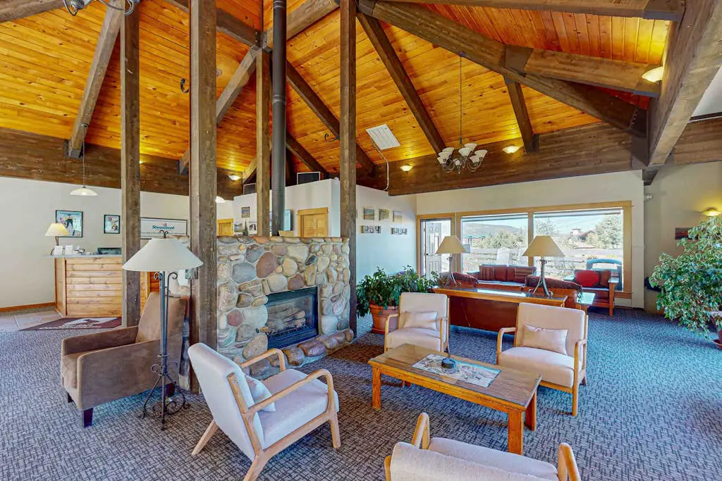 Ski Inn 211