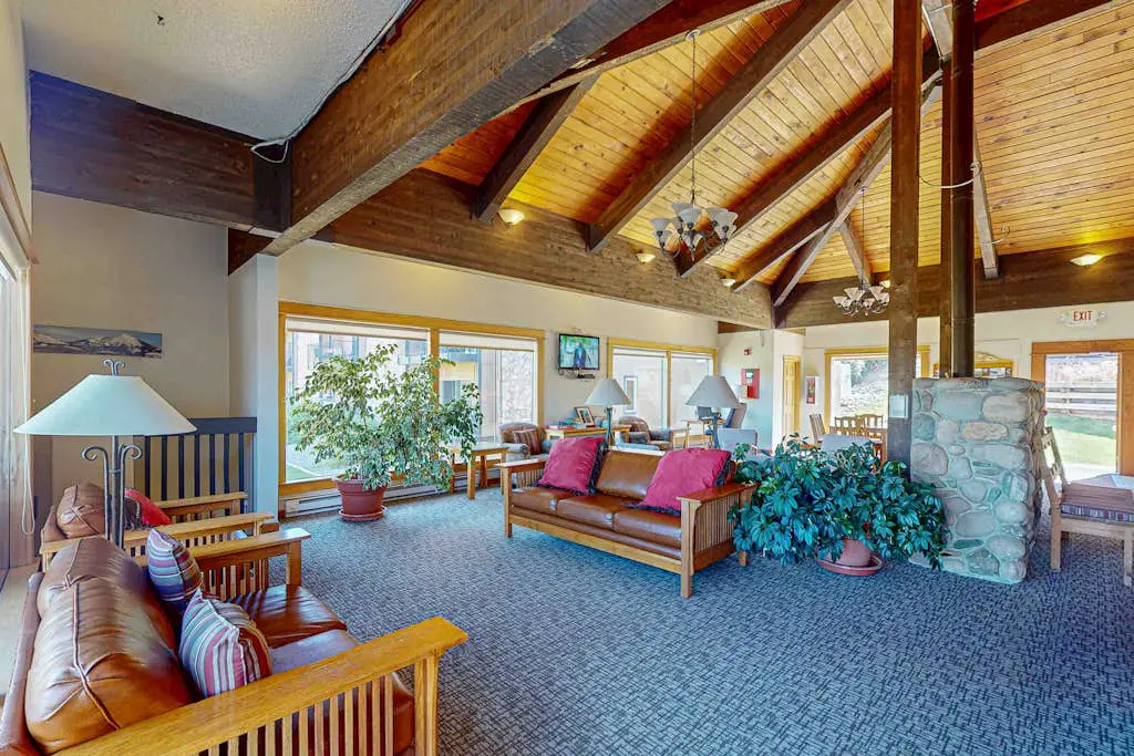Ski Inn 211