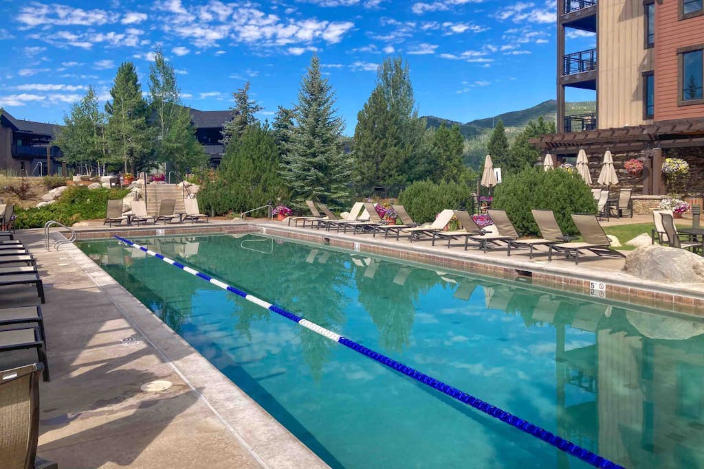 Stylish mountain condo with in-season gondola/shuttle, pool, & hot tubs