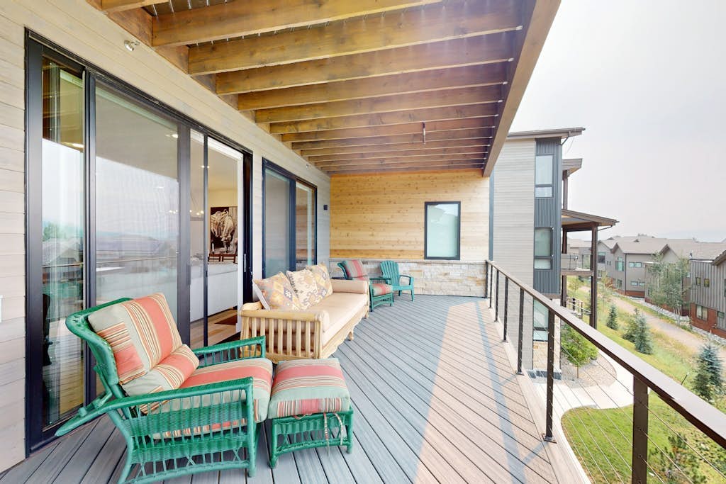Stylish mountain condo with in-season gondola/shuttle, pool, & hot tubs