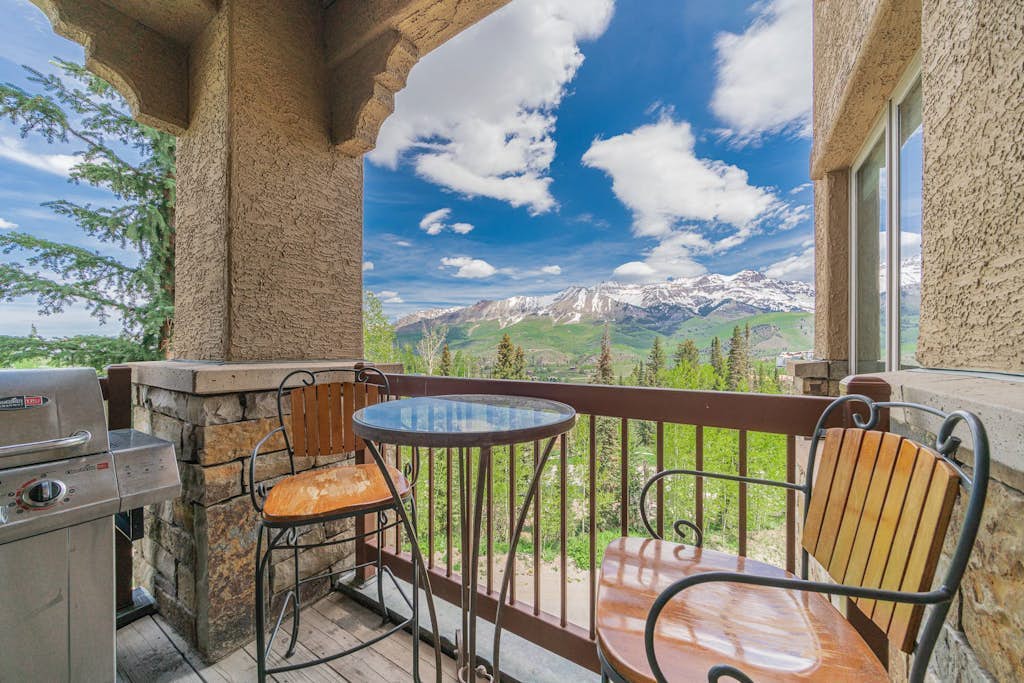 Elegant Mountain Condo