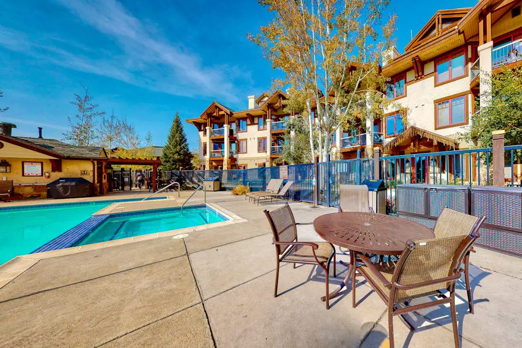 EagleRidge Lodge 210