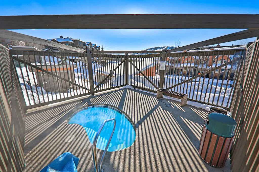 Kicking Horse Lodges 4-205