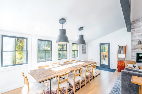 Incredible mountain house with updated kitchen, fireplace, grill & balcony