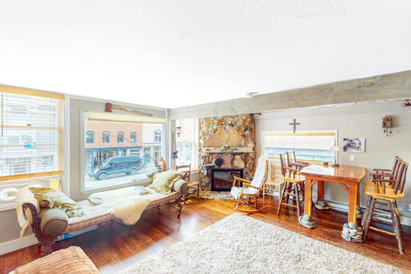 Charming mountain condo with incredible location above main street & WiFi